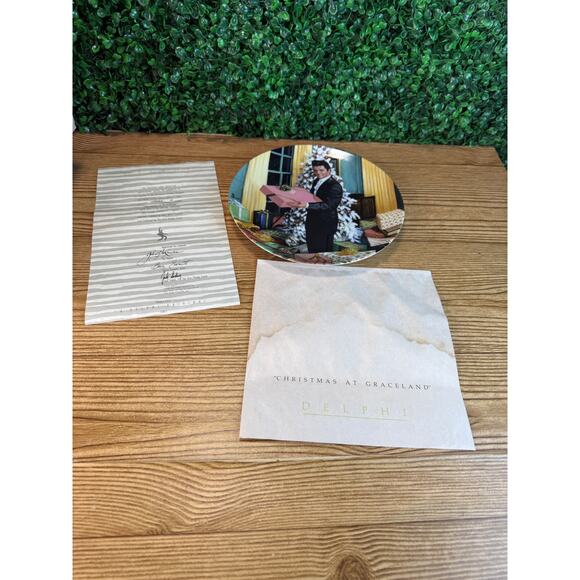 ELVIS PRESLEY PLATE CHRISTMAS AT GRACELAND  LIMITED EDITION - Picture 2 of 8